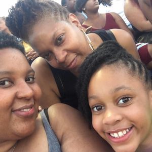 Meet your Posher, Akiya