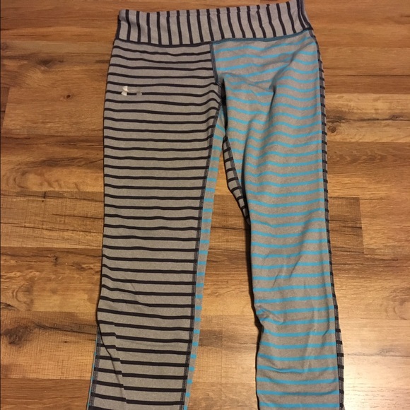 Under Armour all-season fitted leggings 💙💙