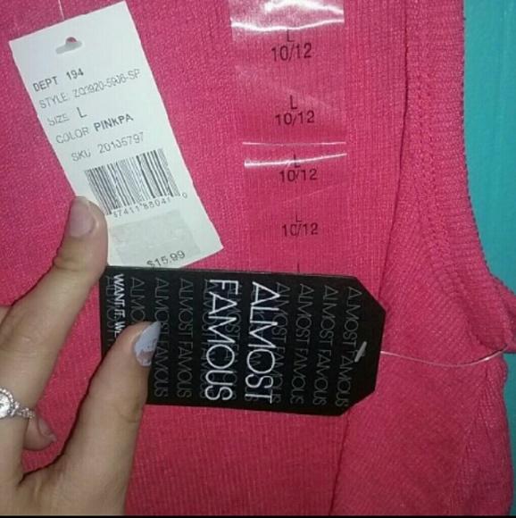 Flowy Tanks - Picture 2 of 4