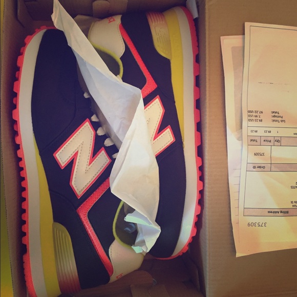 Women's new balance running shoes