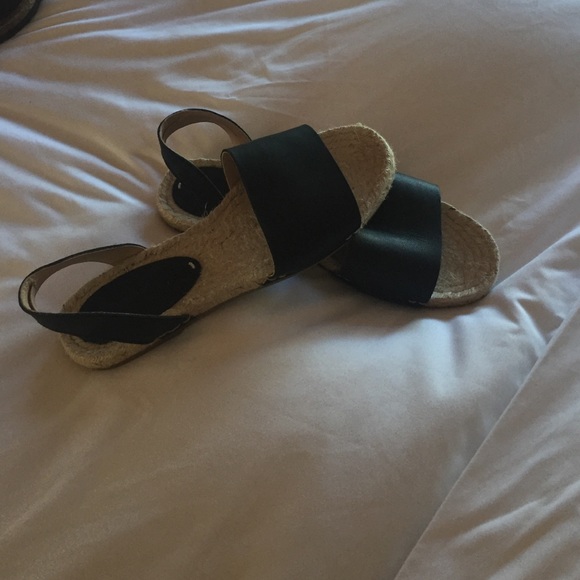 Soludos slides black