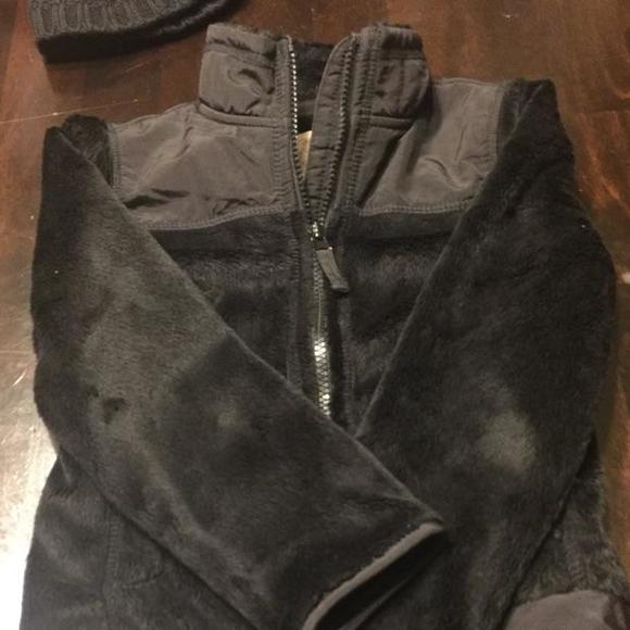 Worn once. Black zip up fleece size xs