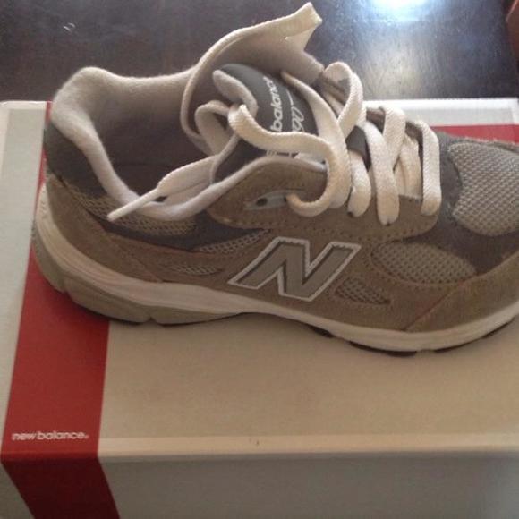 New balance boys 12.5 extra wide sneakers