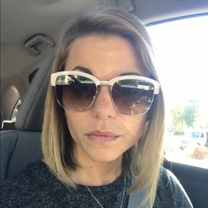 Meet your Posher, Renee