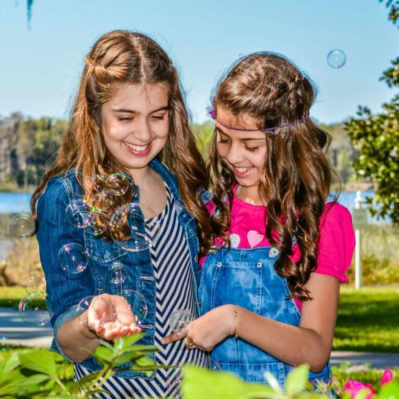 Meet your Posher, Claudia