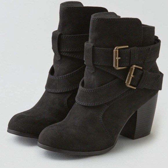 BRAND NEW Black, buckled, American Eagle booties!