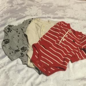 Long sleeve onesies.
