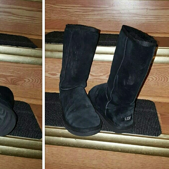Black ugg boots