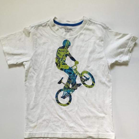 🚲Old Navy Boy's Tee🚲
