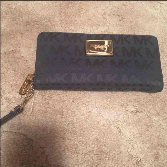 Michael kors navy travel wallet