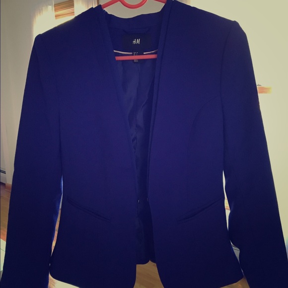 Purple h&m blazer size 6.  Great condition
