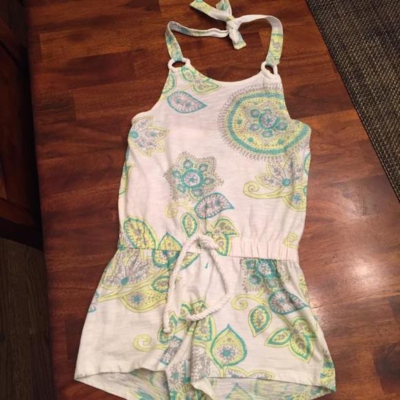 Old Navy halter romper. paisley print. Yth Medium