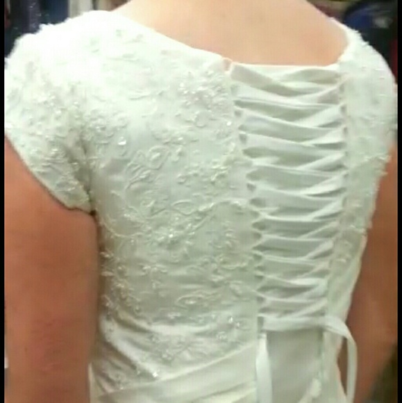 Bonney Bridal Wedding Dress - Picture 2 of 4