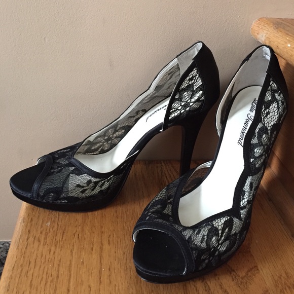 Black lace Lulu Townsend 4 inch heel