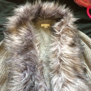 Faux fur for long gray cardigan
