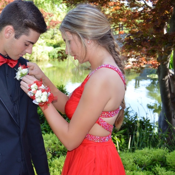 La Femme 21152 Two Piece Prom/Formal Dress - Picture 2 of 4