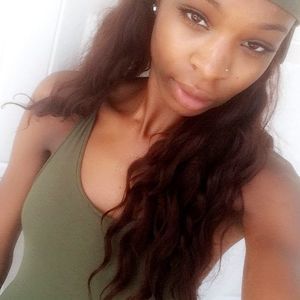 Meet your Posher, Laraysha