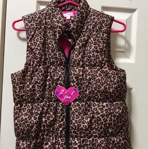 Reversible Cheetah print puffer vest size XL