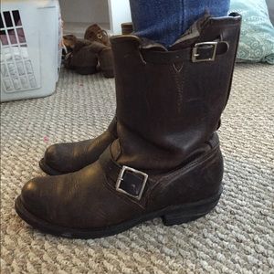 Engineer 8R Frye boots