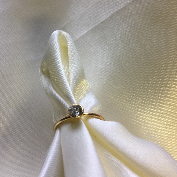 Gold toned fashion ring