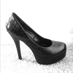 💋 Gorgeous black heels/pumps!