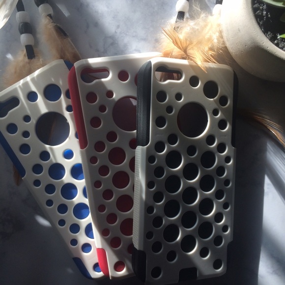 Protective iPhone 5/5s/SE case bundle