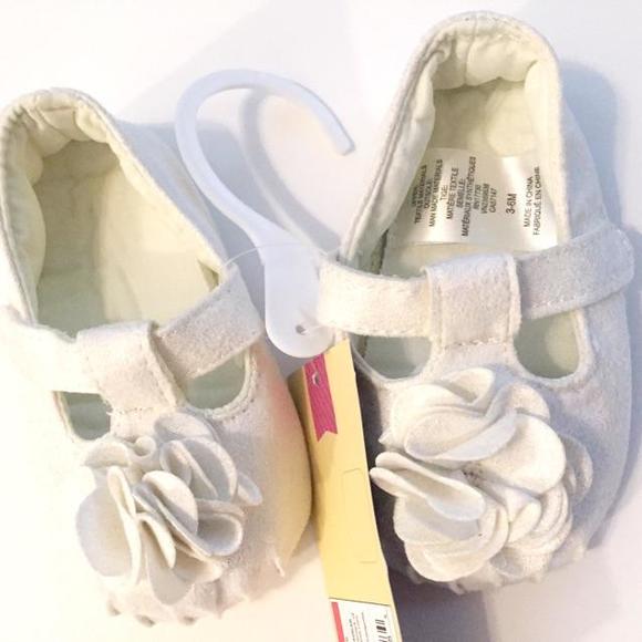 $5 with bundle - NWT Floral Shoes - Picture 3 of 3