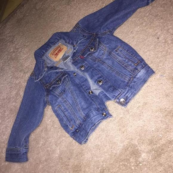 Levi jean jacket 🍁🍂