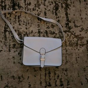 White shoulder bag