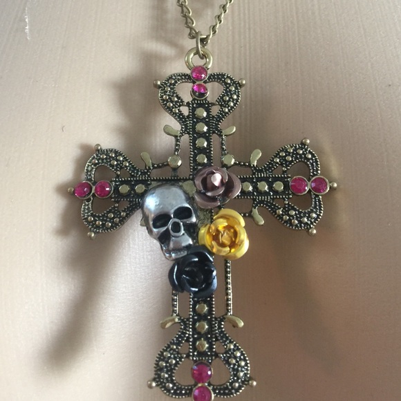 Skull Necklace - Picture 3 of 4