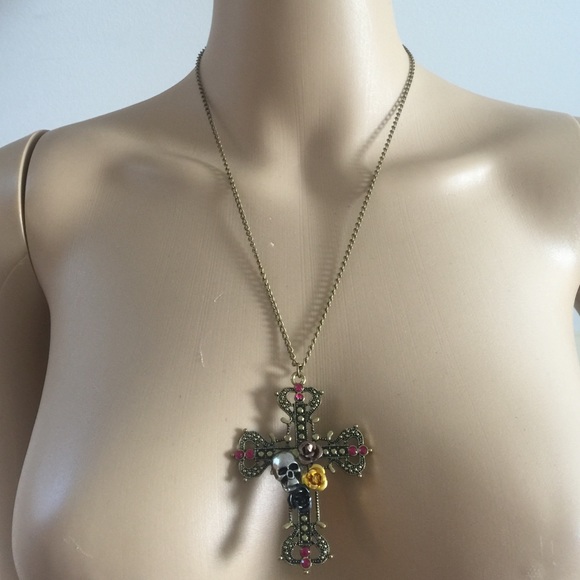 Skull Necklace - Picture 4 of 4