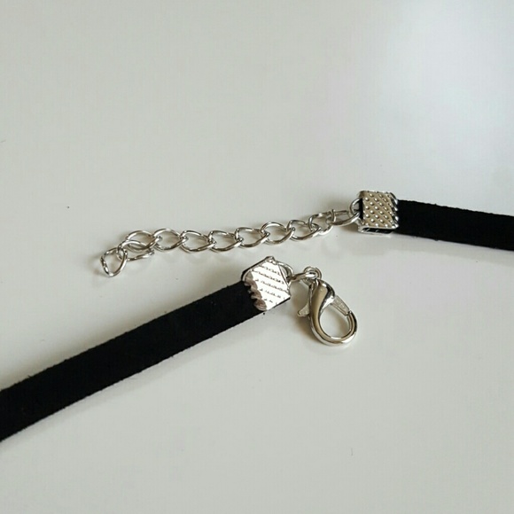 Black Love Heart Choker Necklace - Picture 3 of 4