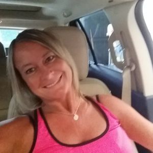 Meet your Posher, Becca