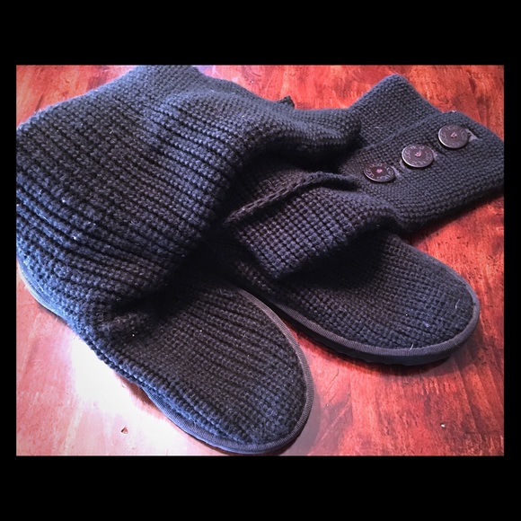 Black Ugg boots