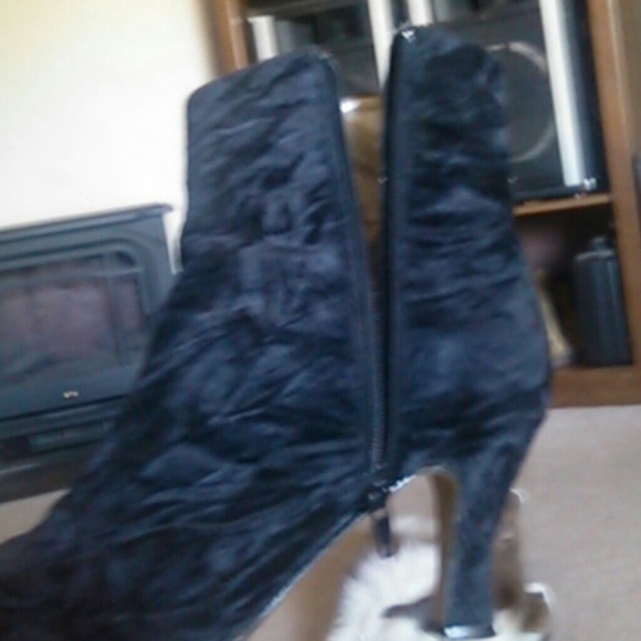 Black newport news booties - Picture 2 of 4