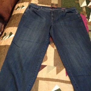 Gloria Vanderbilt jeans