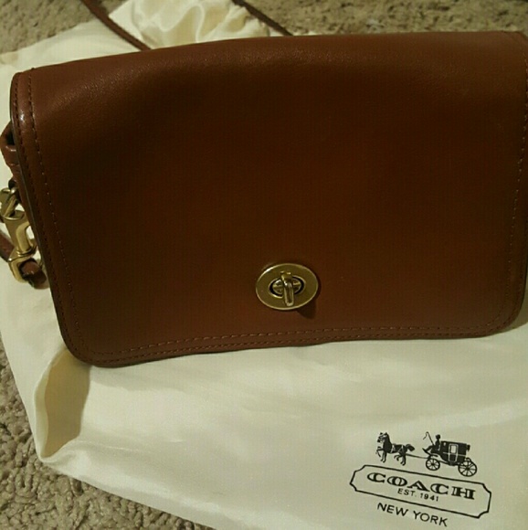 🚫SOLD🚫 Coach Crossbody Bag - Picture 1 of 4