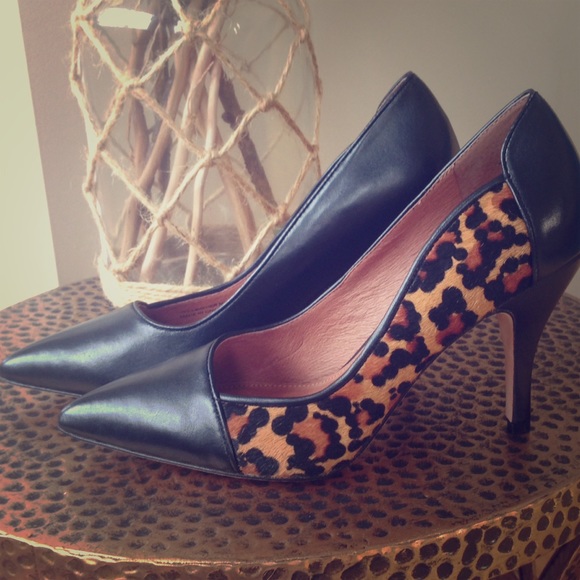 Black/Cheetah print heels