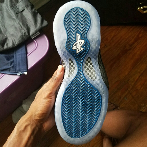 Blue mirror foamposites