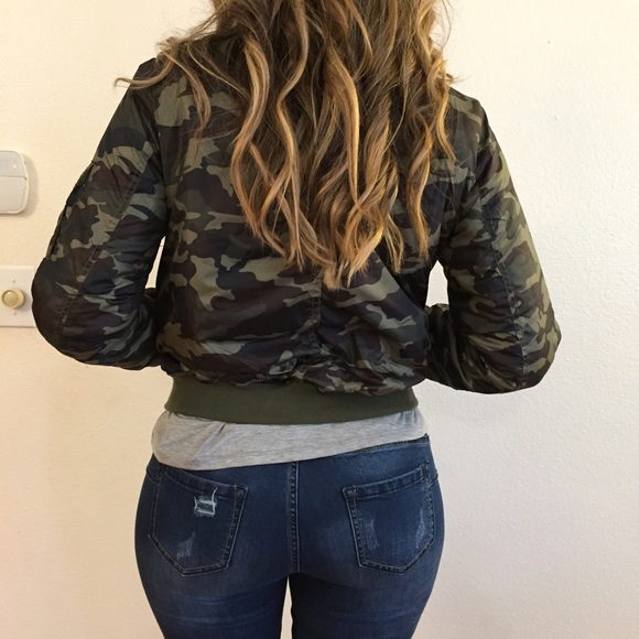 Camo Padded Bomber Jacket - Picture 3 of 4