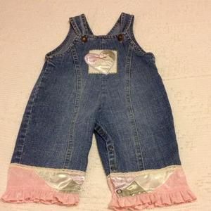 🎉Reduced pricing🎉🎉 CachCach Dainty Bib Overalls