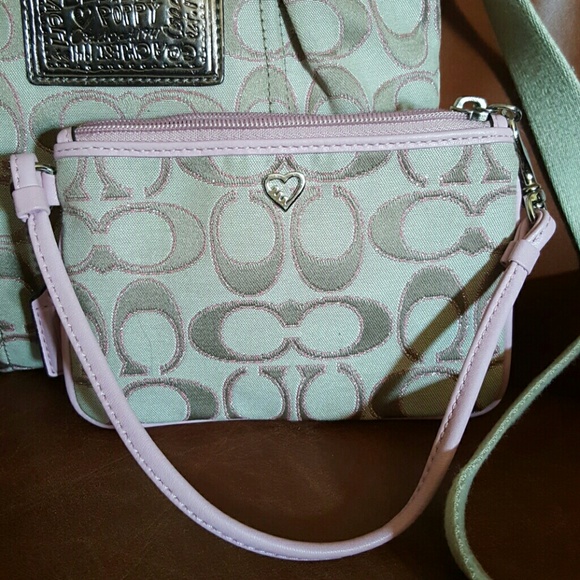 Coach - Picture 2 of 4