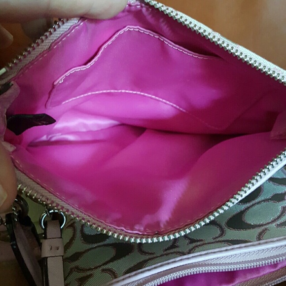 Coach - Picture 3 of 4