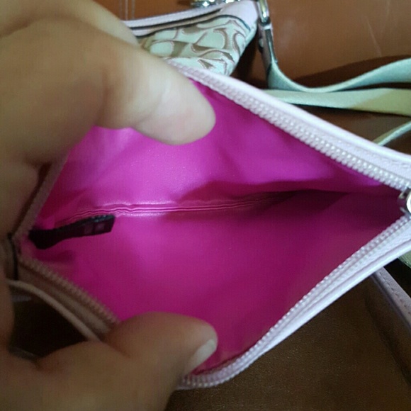 Coach - Picture 4 of 4