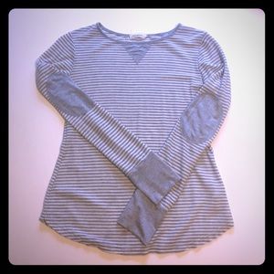 Adorable long sleeved gray and white striped shirt