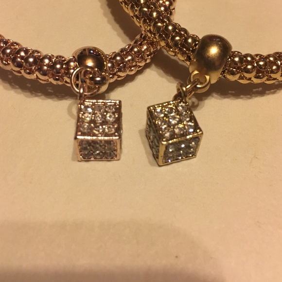 Stretchy bracelet - Picture 3 of 3