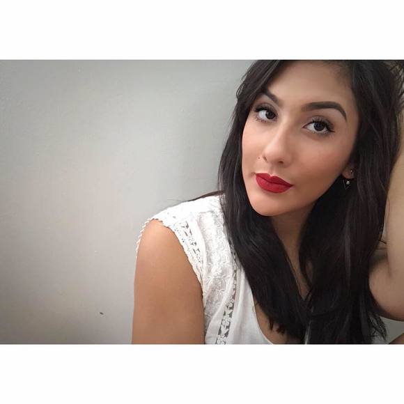 Meet your Posher, Alyssa