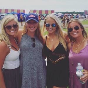 Meet your Posher, Charlotte