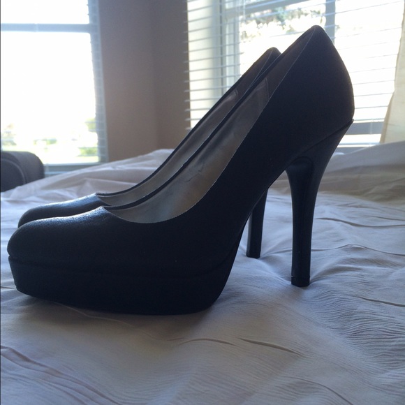 Black 9&Co. Platform Heels from JC Penny - Picture 4 of 4