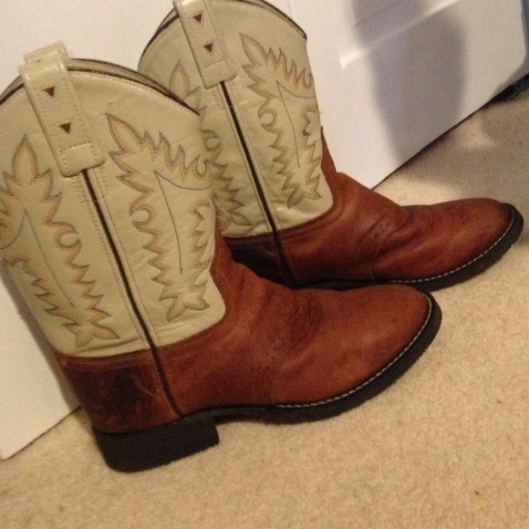 100% Leather Cowgirl Boots!